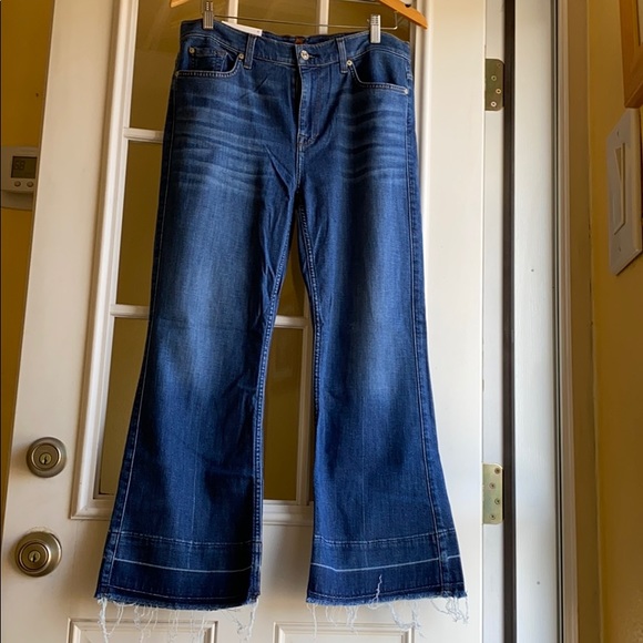 7 For All Mankind Denim - 7 For All Mankind Ali Cropped Flare Jeans 31